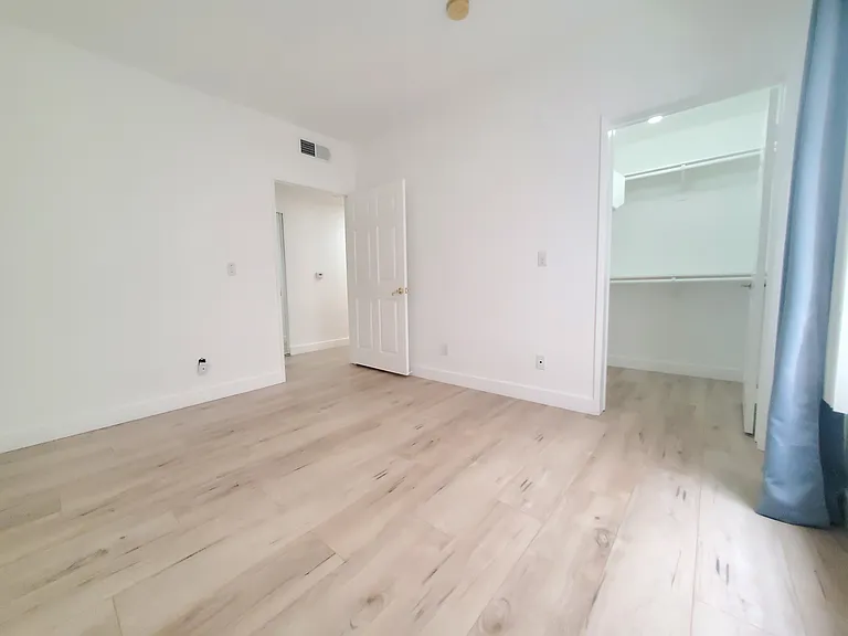 1546 Amherst Ave #103 — Photo 20