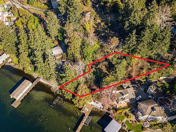 3rd image of 11677 Holmes Point Dr NE