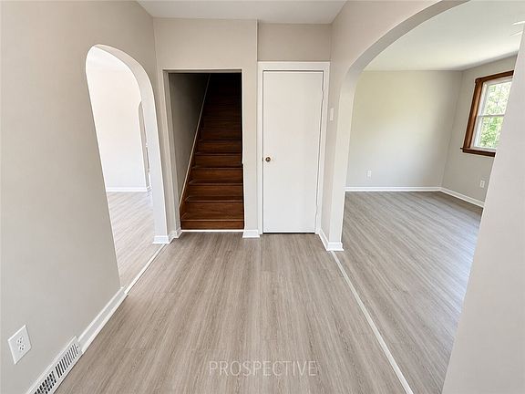 3rd image of 3079 Mount Troy Rd