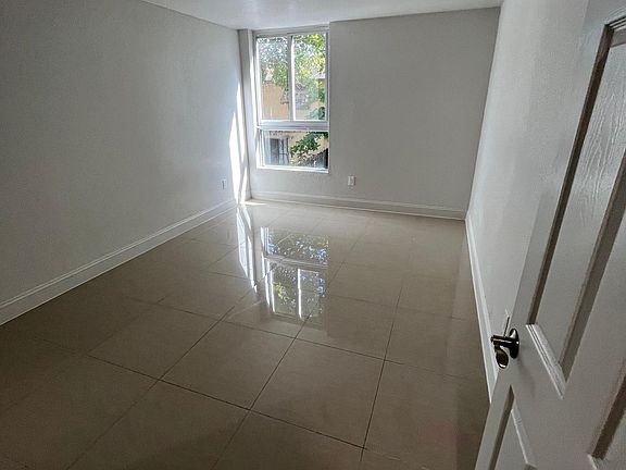 3rd image of 400 NE 135th St #308