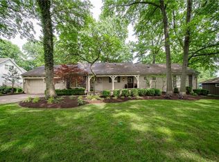 9409 Wenonga Rd, Leawood, KS 66206