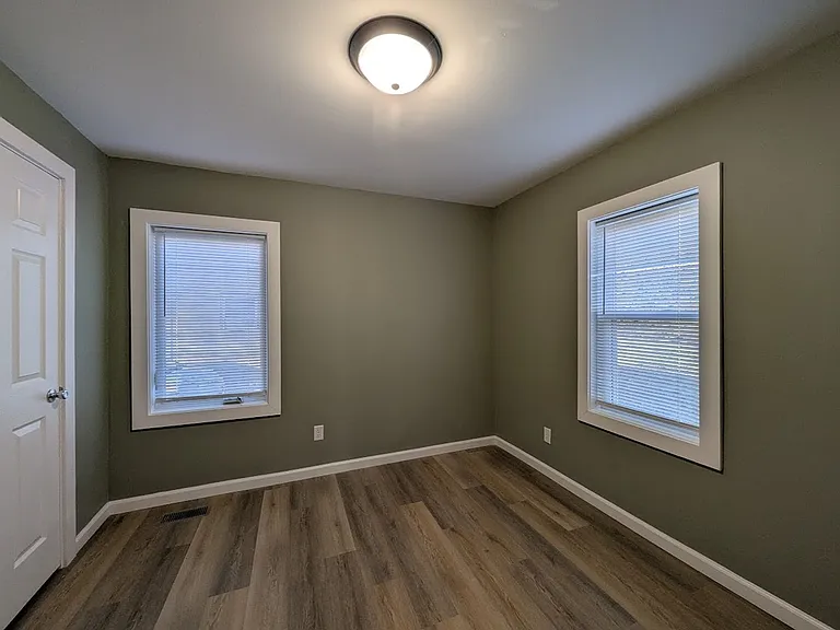 304 E Hill St — Photo 12