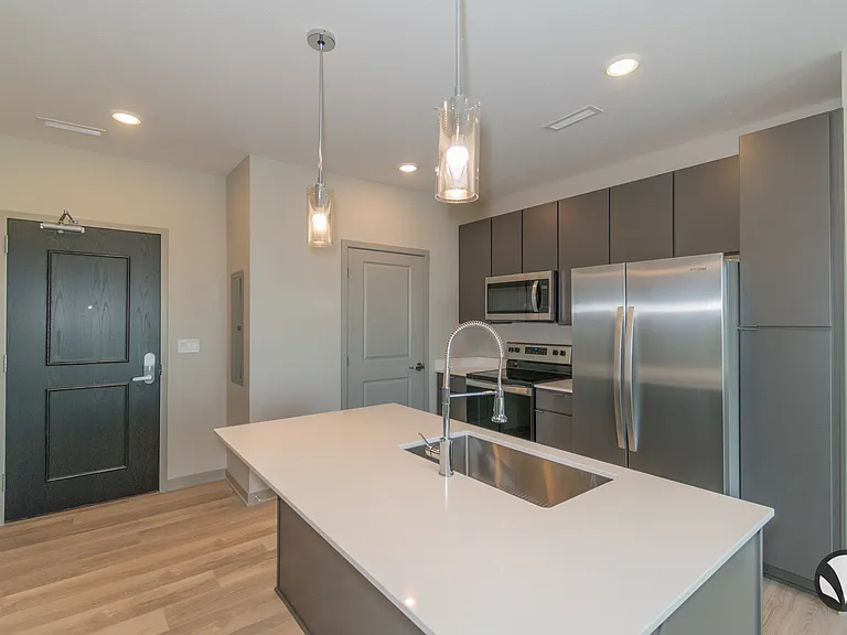 Chateau at Yankee Hill Apartments — Photo 39