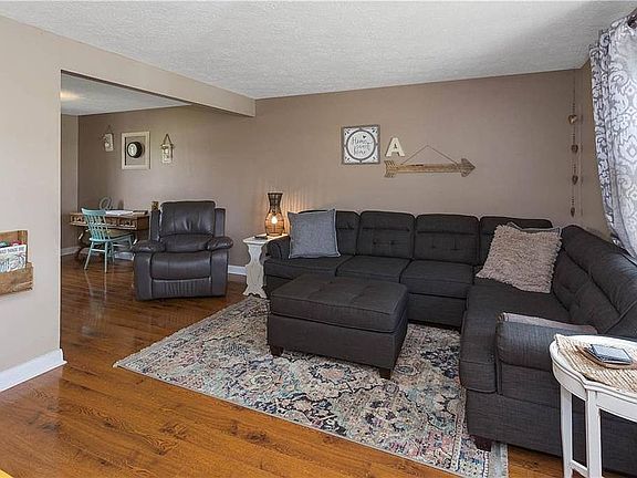 3rd image of 1320 S Odell St