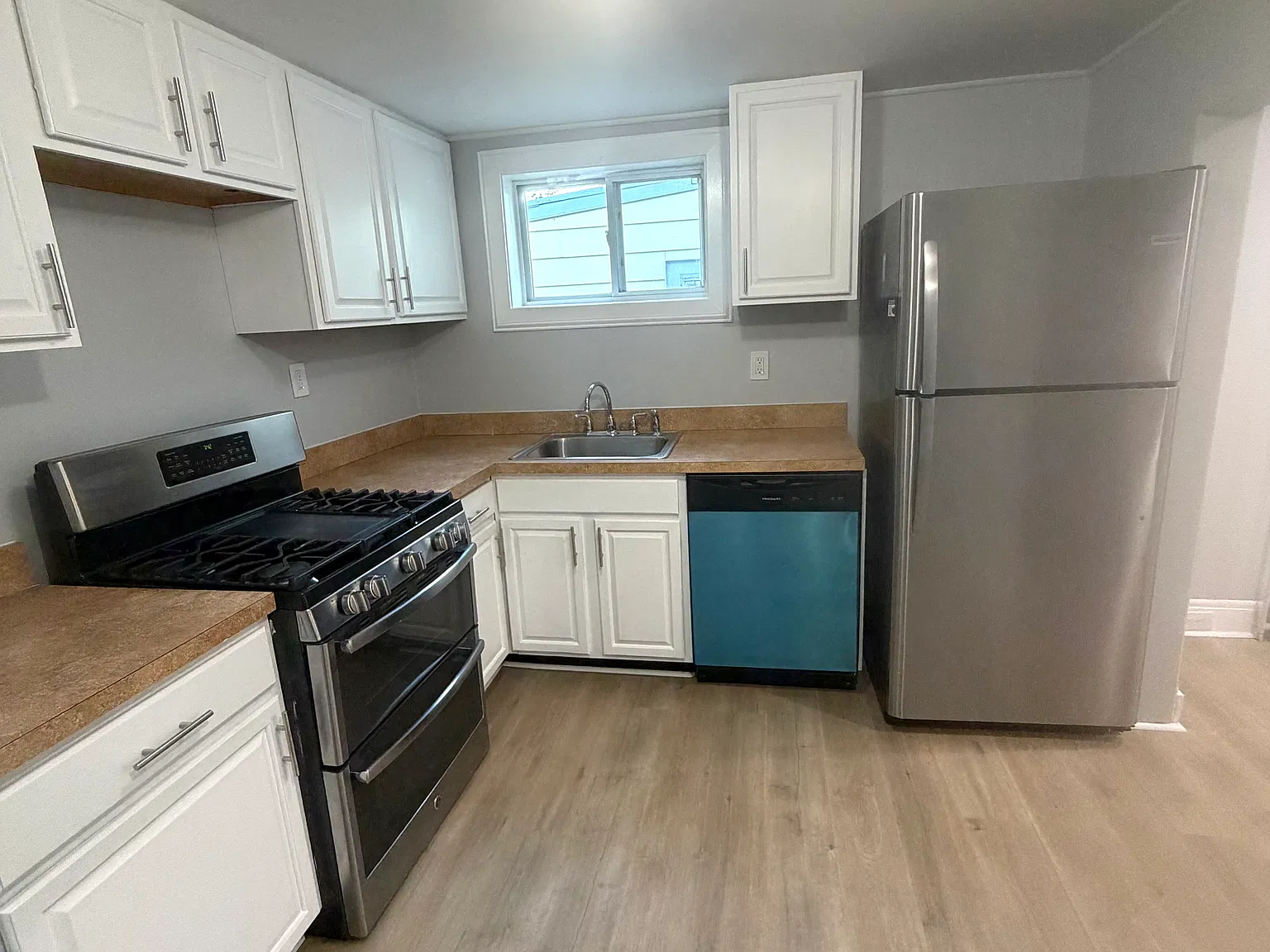 3 bed, $2,500 — Photo 1