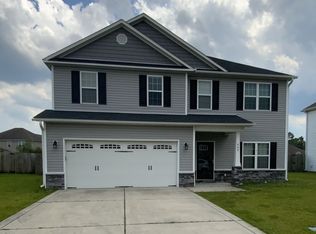 909 Roswell Ln, Jacksonville, NC 28546
