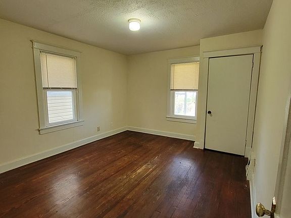 5th image of 6743 Hoffman Ave Floor 1