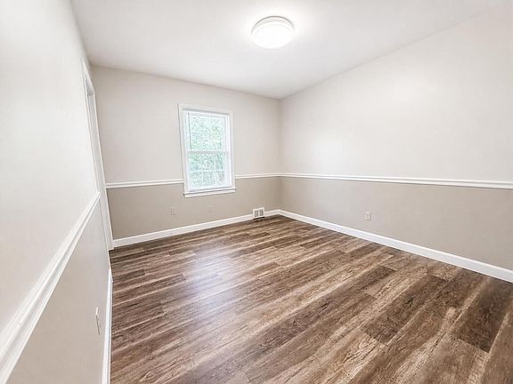 5th image of 2881 Woodworth Dr