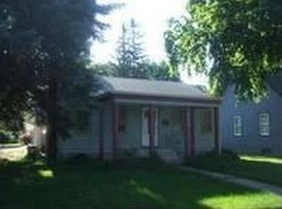 820 5th St N, Saint James, MN 56081