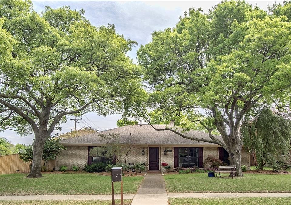 1st image of 301 Canyon Valley Dr