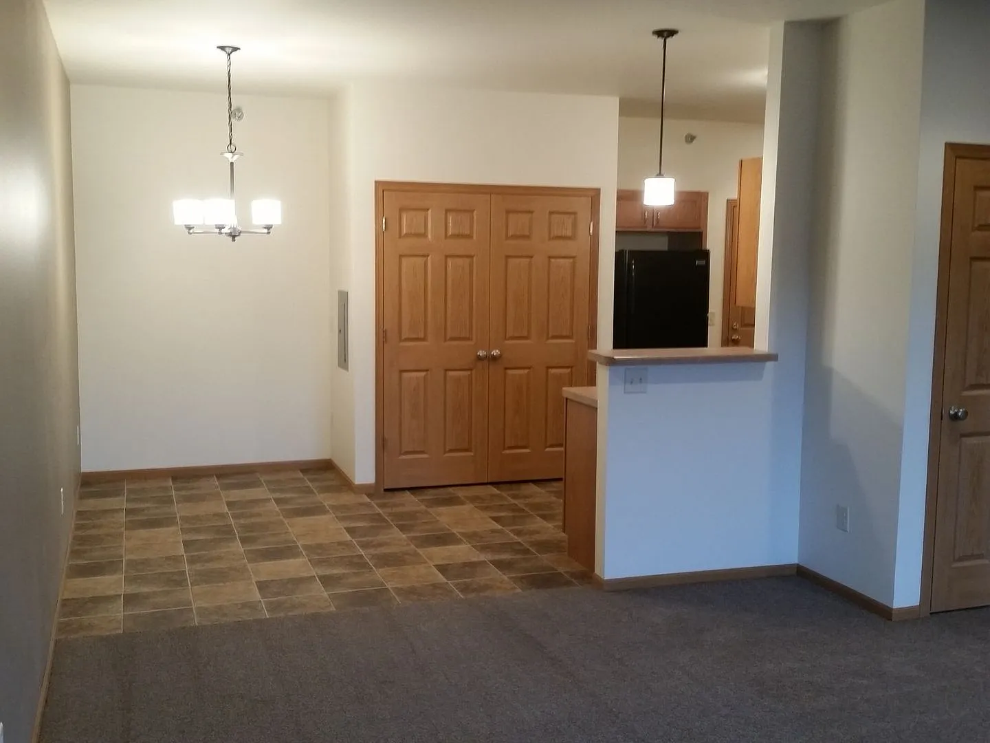 1 bed, 755 sqft, $860 — Photo 3
