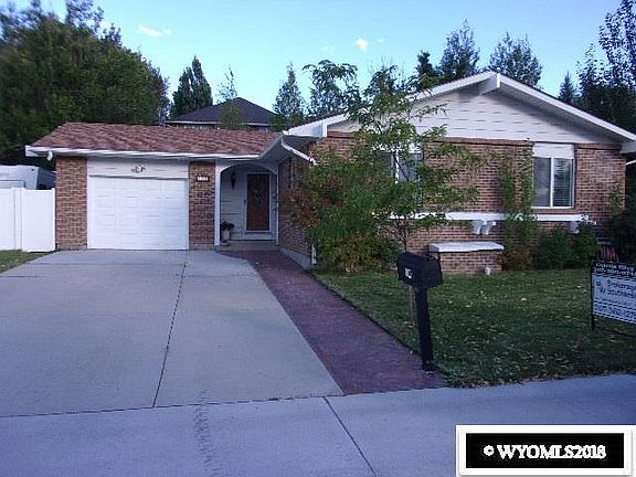 2nd image of 241 Jade St