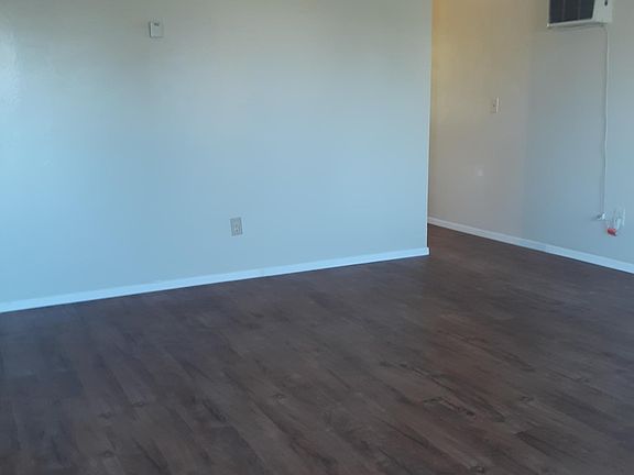 2nd image of 34852 Avenue B