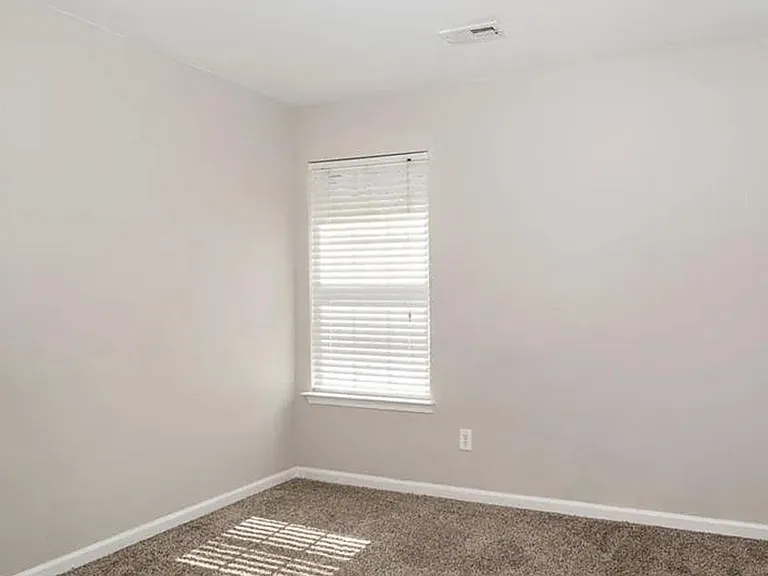 1212 Oakdale Commons Ct — Photo 15