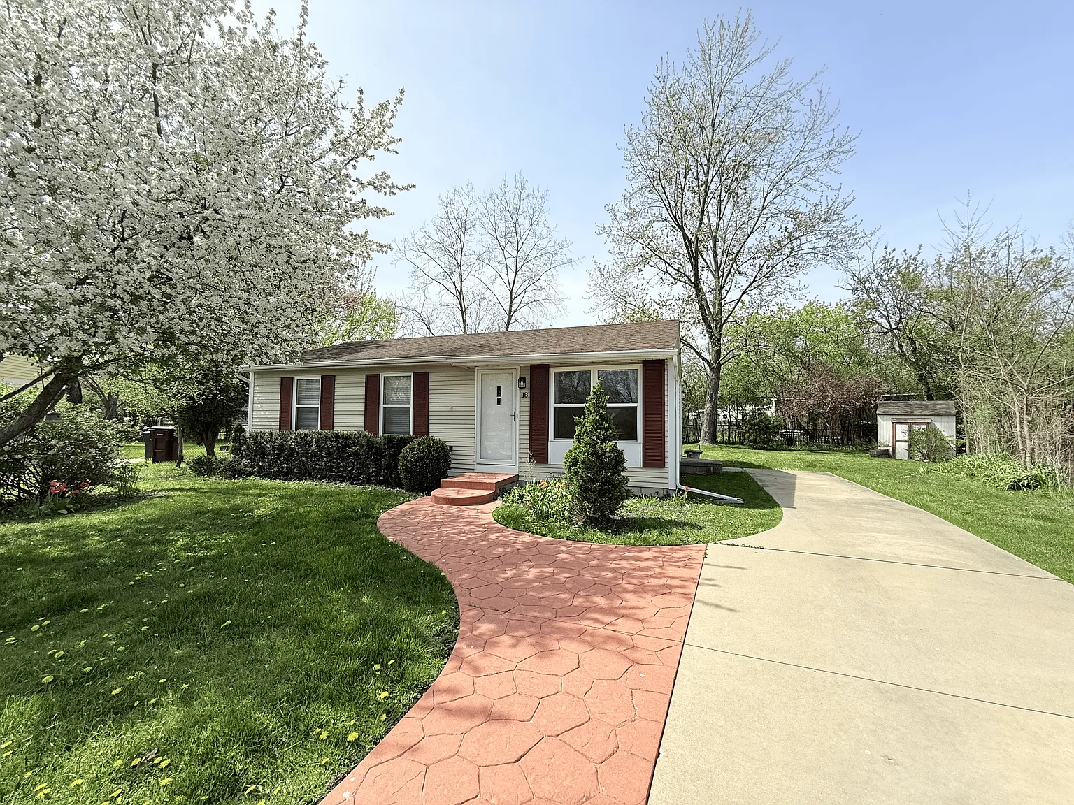 18 W Eden Ct — Photo 2