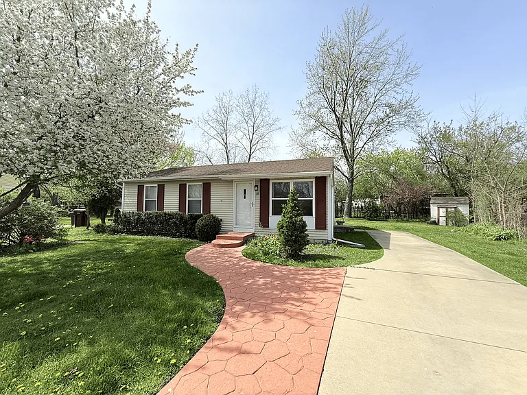 18 W Eden Ct — Photo 2