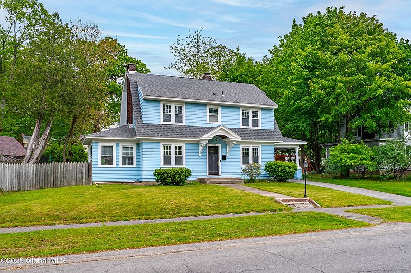 2nd image of 2085 Grand Boulevard