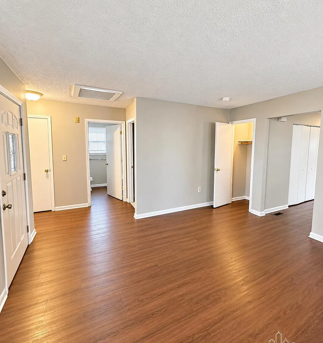 3 bed, 1.0 bath, $1,395 — Photo 2