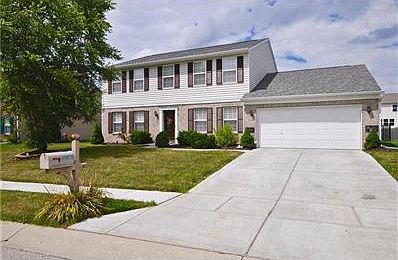 Custom built, 4 bedroom, 2.5 bath loft home. Master on main and completely move in ready. Original owners.