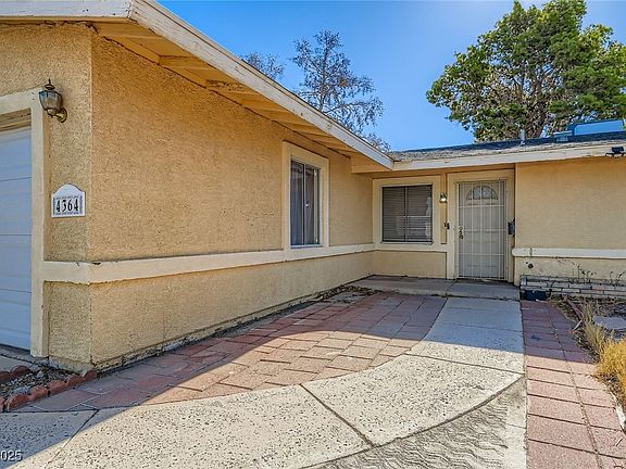 3rd image of 4364 Annie Oakley Dr
