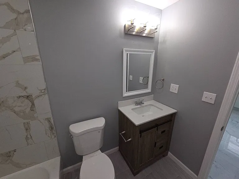 3237 Seymour Ave — Photo 22