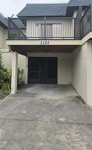 3225 Ramblewood Dr N — Photo 1