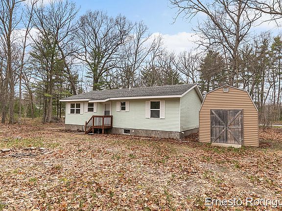 5th image of 675 E White Lake Dr