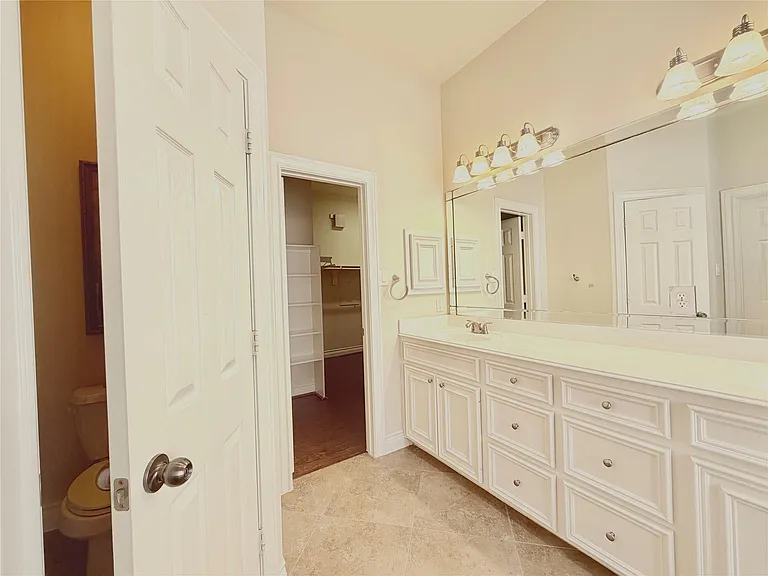 22015 Rustic Canyon Ln — Photo 18
