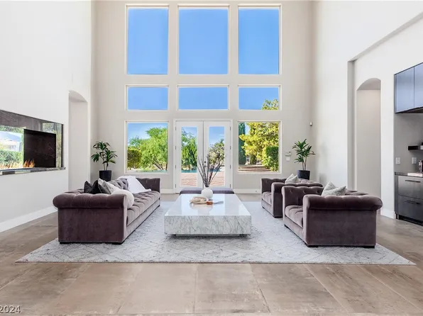 9704 Winter Palace Dr, Las Vegas, NV 89145