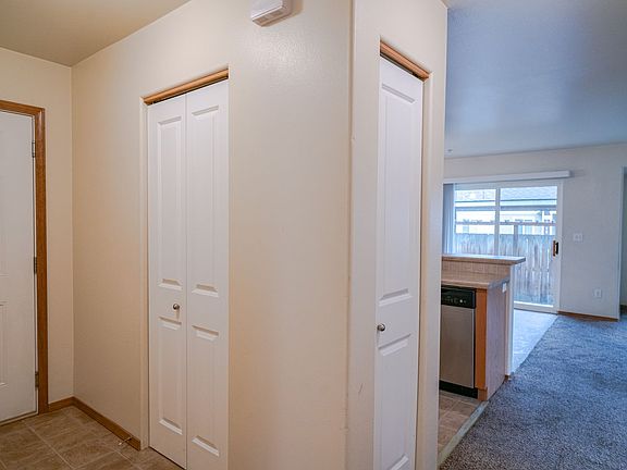 3rd image of 1622 Stella Ave APT 1