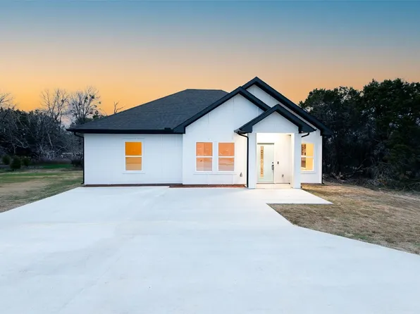 2504 Deer Trail Rd, Granbury, TX 76048