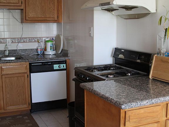 2nd image of 1494 44th Ave #F