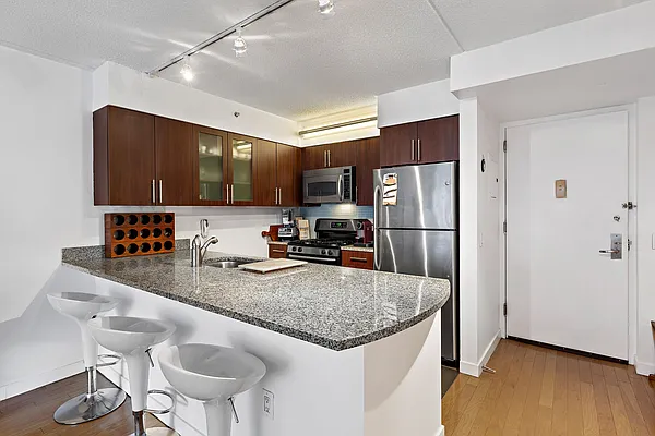 Sold by Nest Seekers International | media 12