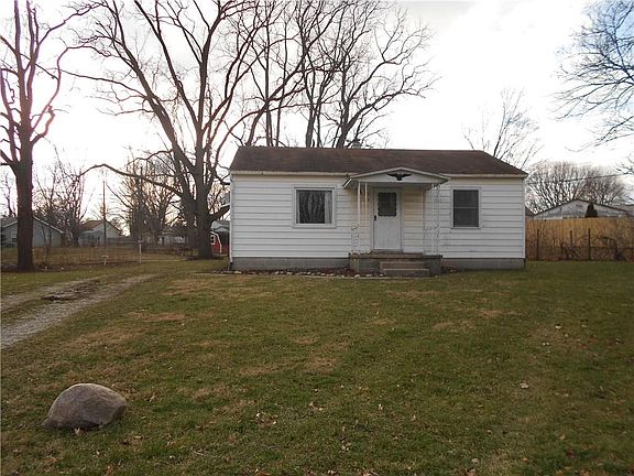 2nd image of 7 W Park Ln