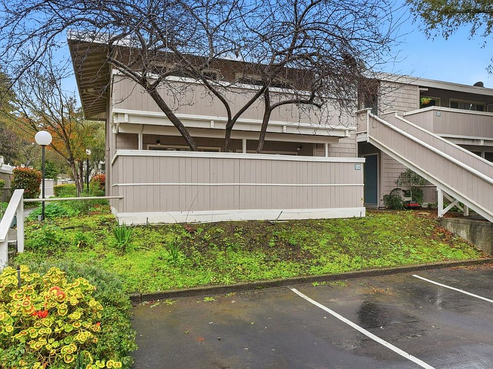 1st image of 500 W Middlefield Rd APT 121