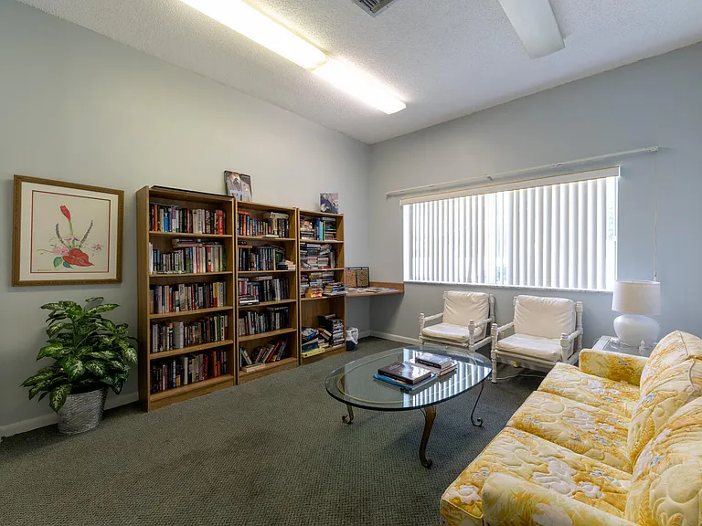 896 N Federal Hwy #523 — Photo 30