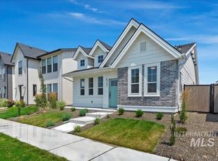 6721 W Los Flores Dr, Meridian, ID 83646