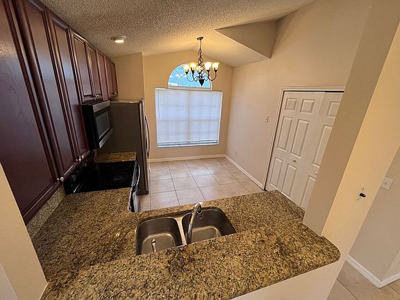 3rd image of 2638 Newbolt Dr