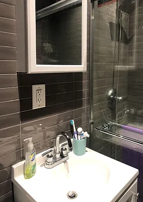 Rented by Kahen Properties | media 26