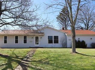 12637 N Yvonne Dr, Mequon, WI 53092