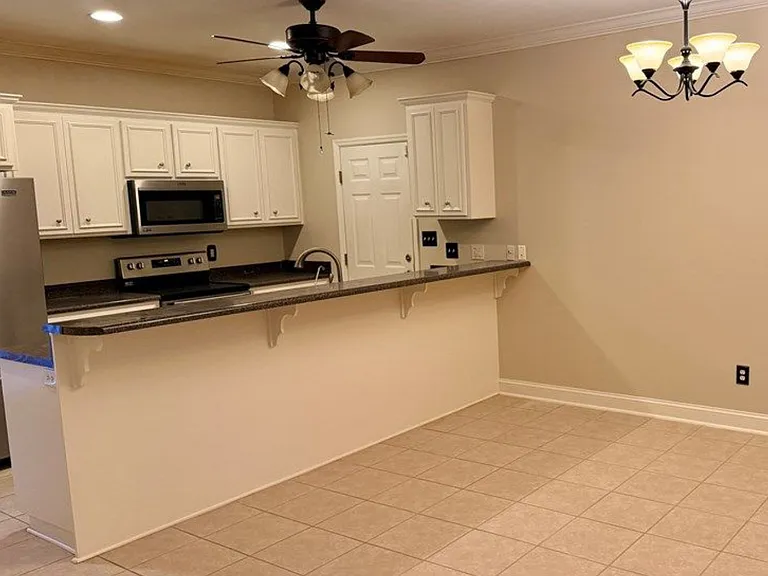 1633 Devon Dr — Photo 4
