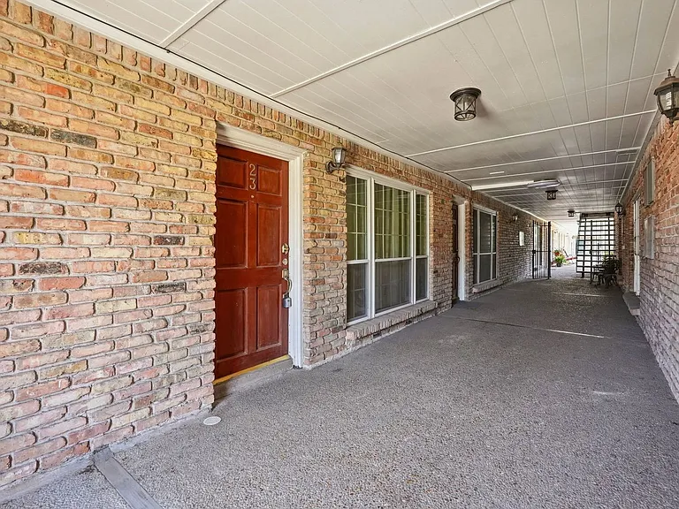 2507 Montrose Blvd #23 — Photo 4