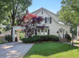 296 May Ave, Glen Ellyn, IL 60137