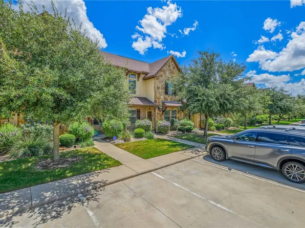 3205 Papa Bear Dr, College Station, TX 77845