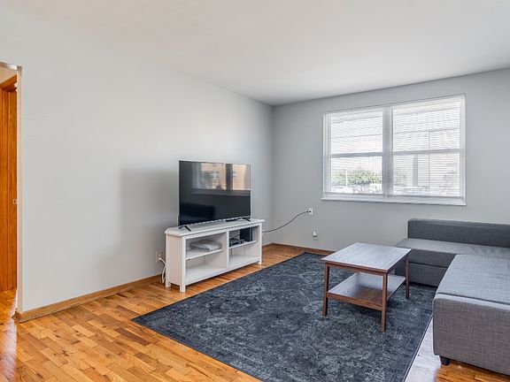 5th image of 1307 King Ave #F