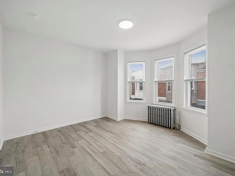 1523 S Etting St — Photo 13