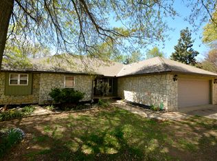 401 Country Ln, Midwest City, OK 73130
