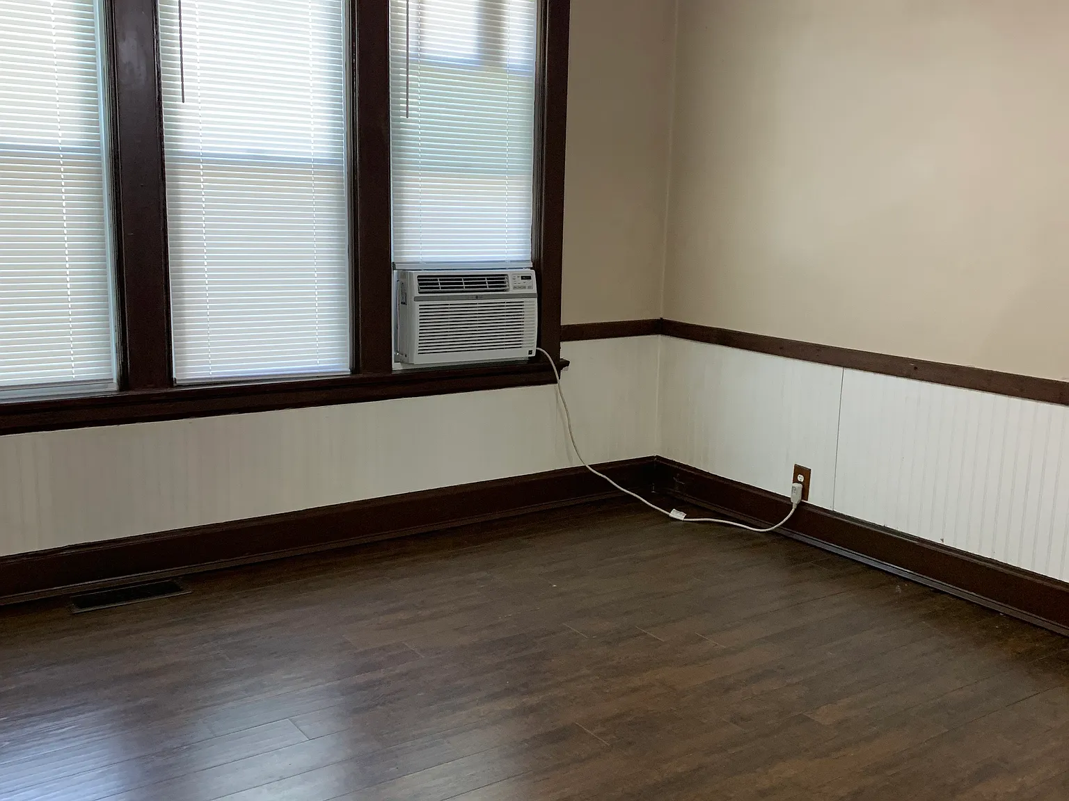 1236 Gilsey Ave — Photo 4