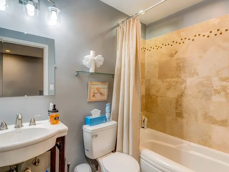 4631 S Langley Ave #G1 — Photo 7