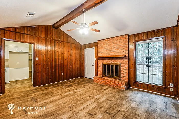 296 Woodcliff Dr — Photo 3